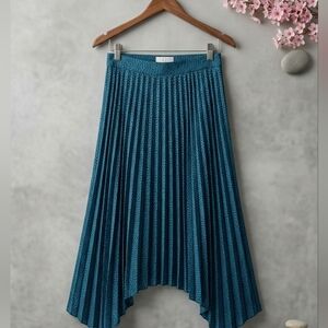Banana Republic Accordion Pleat Sharkbite Hem Skirt - Teal Dot size 2